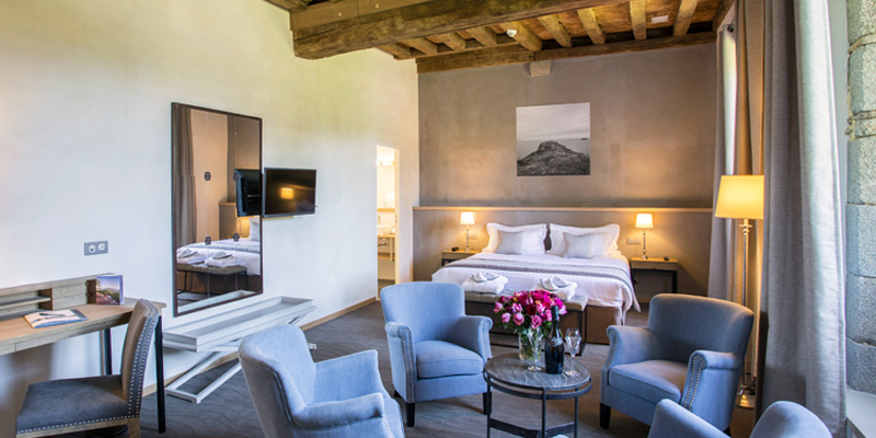 Chambre deluxede l'hotel de l'Abbaye avec lit king size